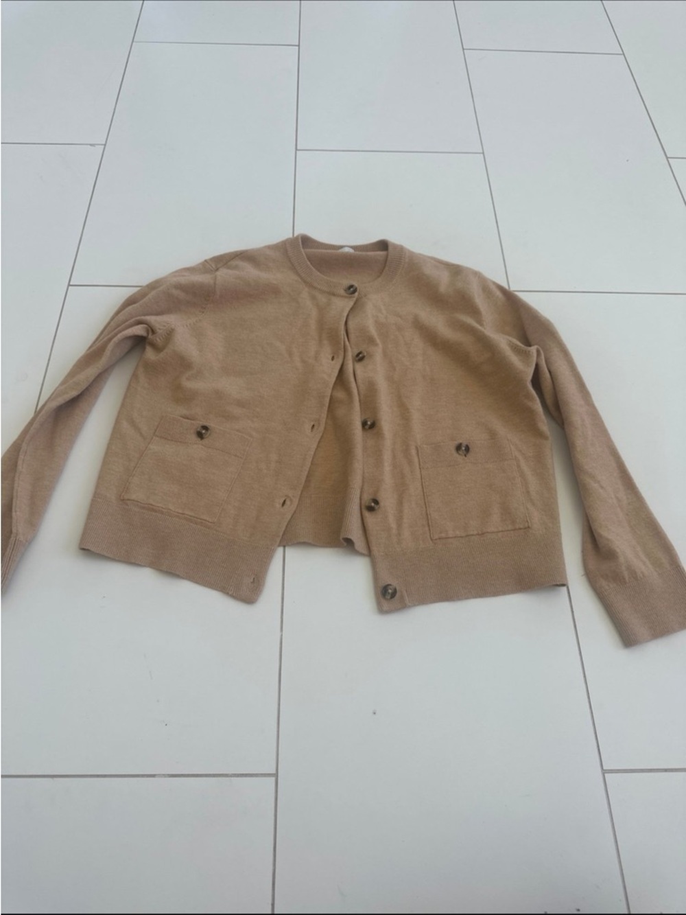 Zara tan womenโs cardigan medium